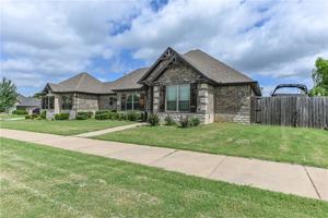 featured image of 5824 W Persimmon St