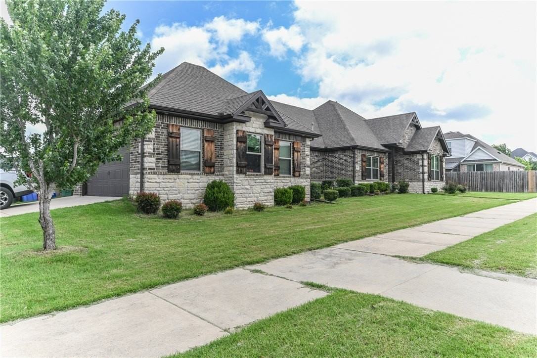 5824 W Persimmon St - Photo 2 of 19