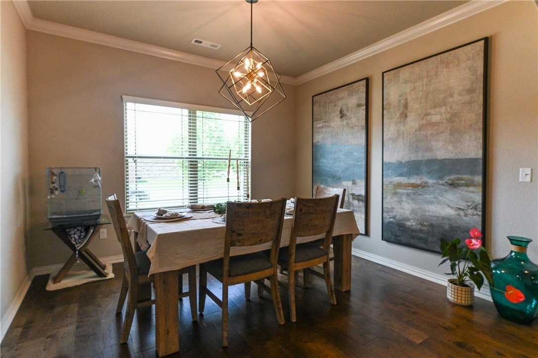 5824 W Persimmon St - Photo 5 of 19