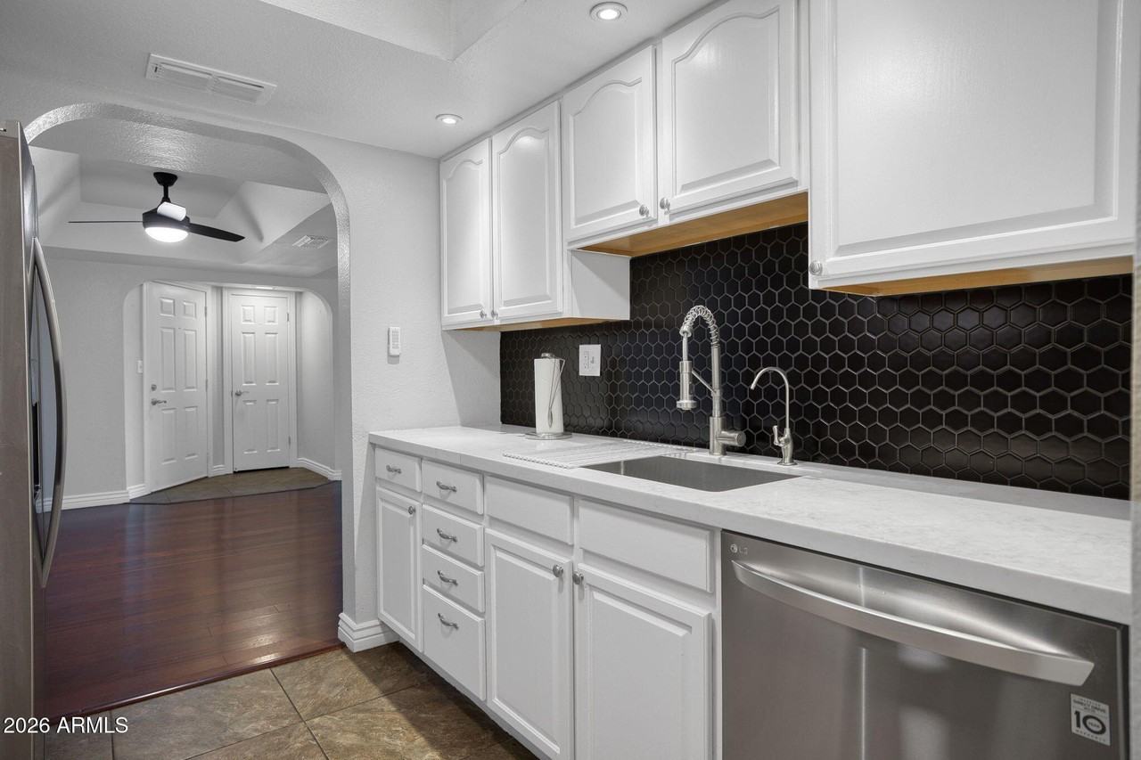 10444 N 69th St #201 - Photo 6 of 17