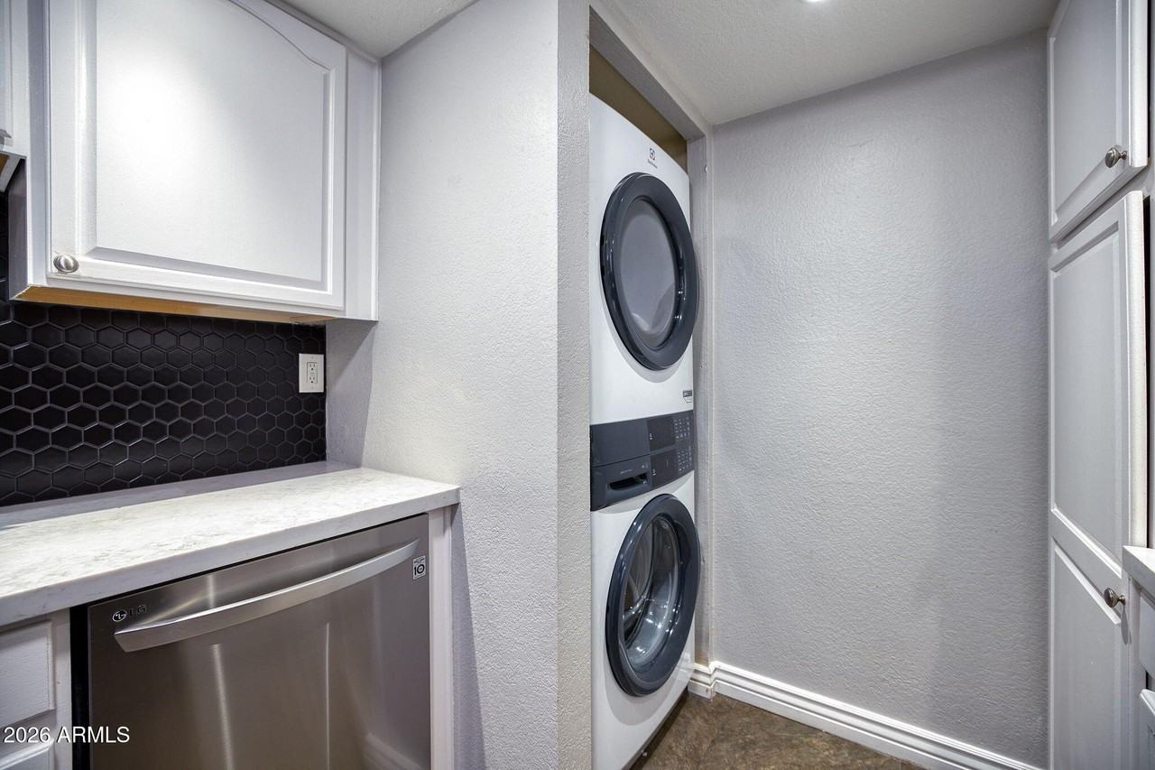 10444 N 69th St #201 - Photo 7 of 17