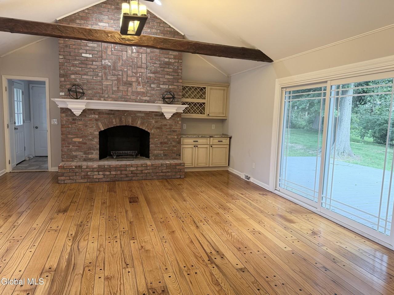 7 Fenway Ct - Photo 4 of 21