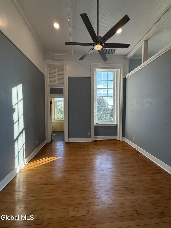 409 Madison Ave #303 - Photo 7 of 21