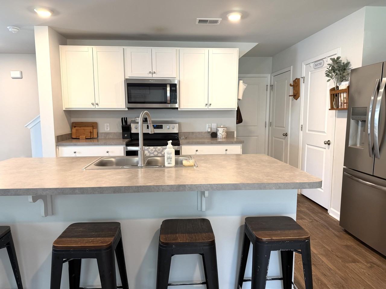 381 Spruce Ivy St - Photo 6 of 24