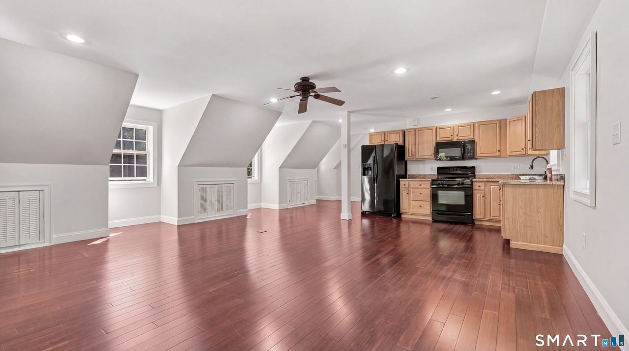 82 Laurel Ln #A - Photo 6 of 15