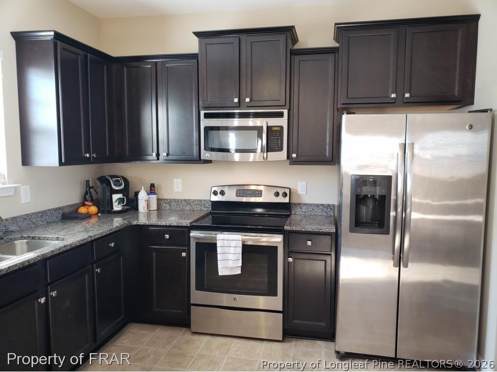 211 Rainmaker St - Photo 6 of 31