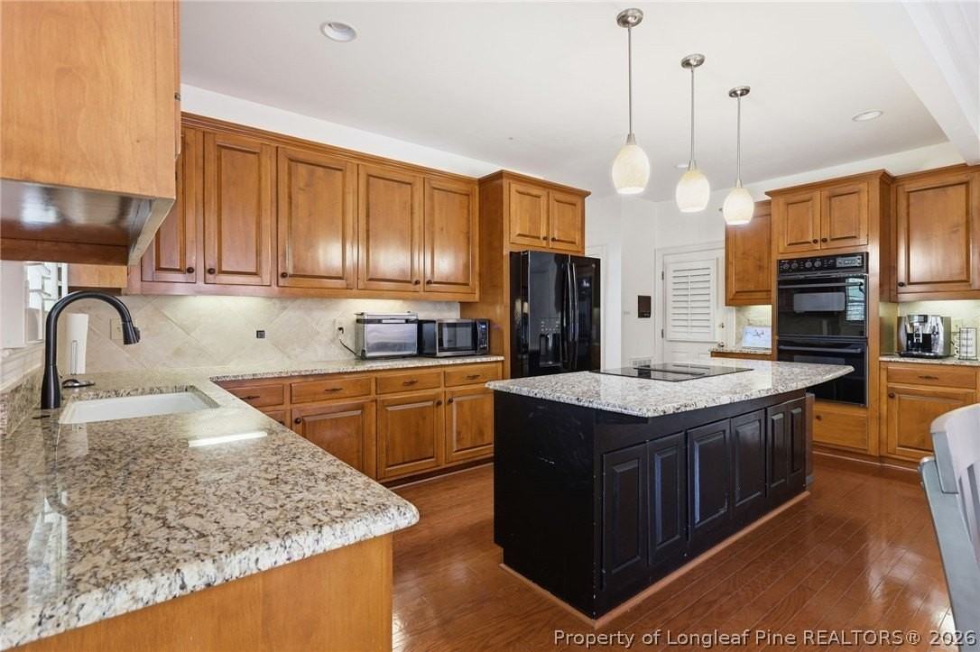 3525 Prestwick Dr - Photo 5 of 48