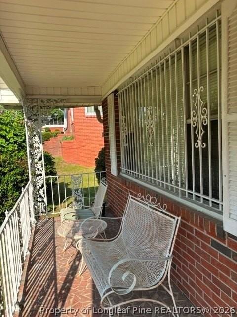 422 Langdon St - Photo 2 of 9