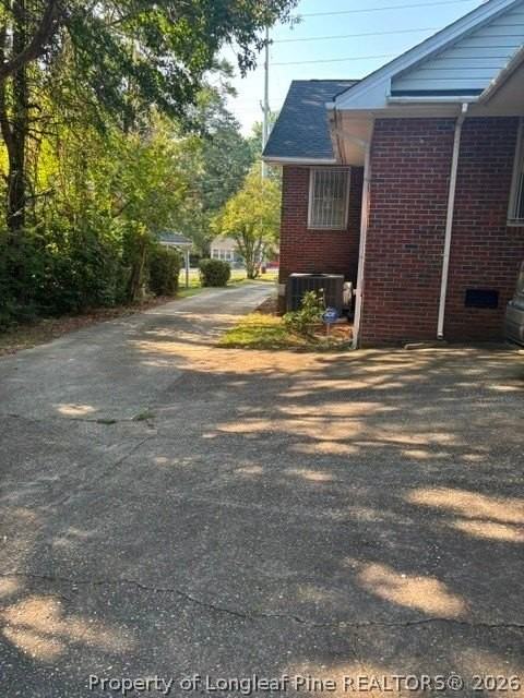 422 Langdon St - Photo 4 of 9