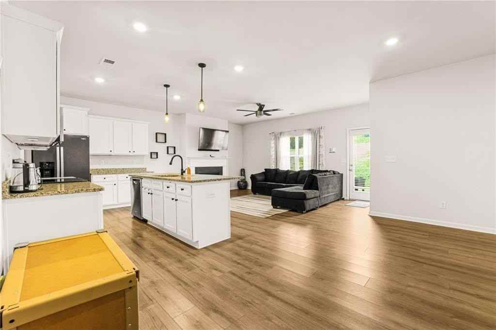 4514 Fillmore Trl Sw - Photo 3 of 28