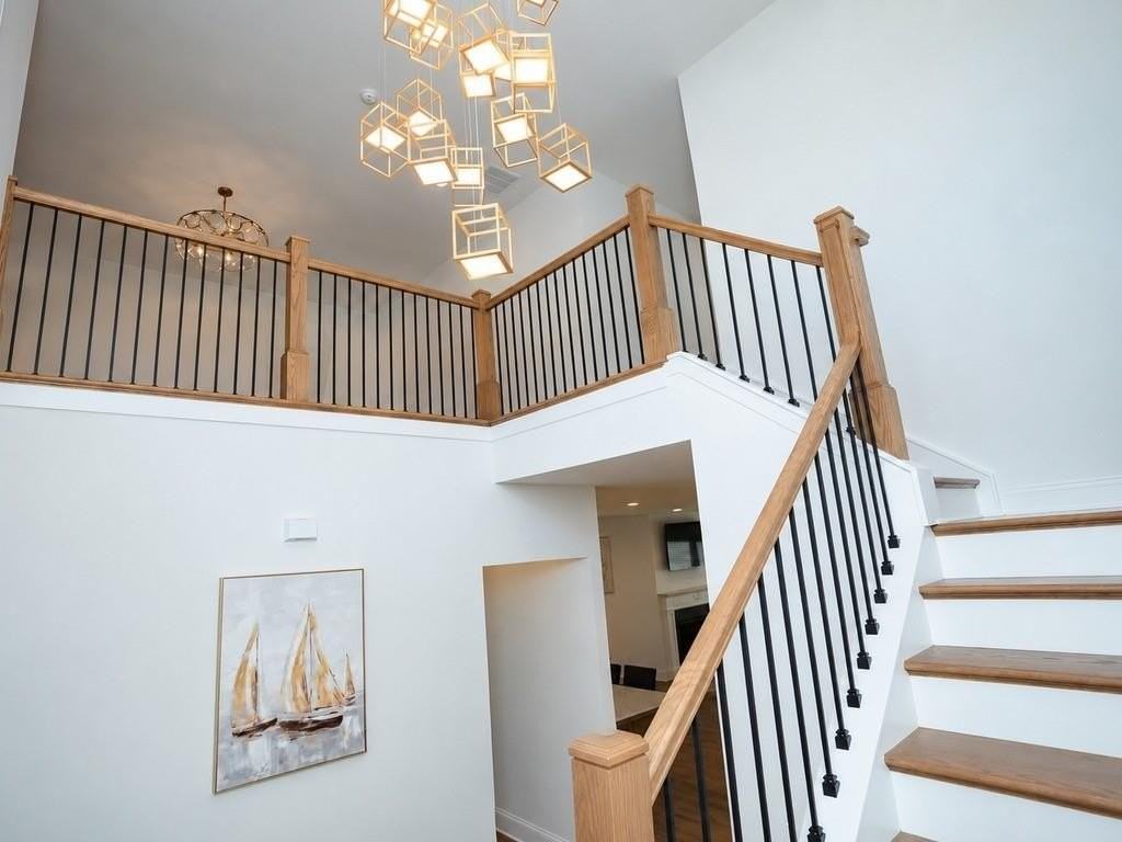 6725 Dahlgren Ct - Photo 5 of 9