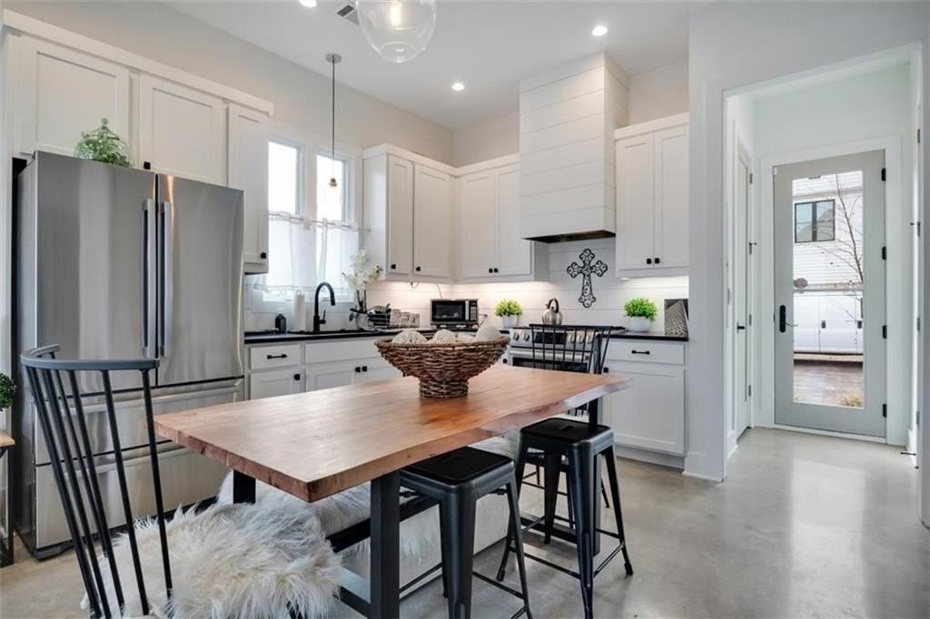 115 Central Ave - Photo 7 of 25