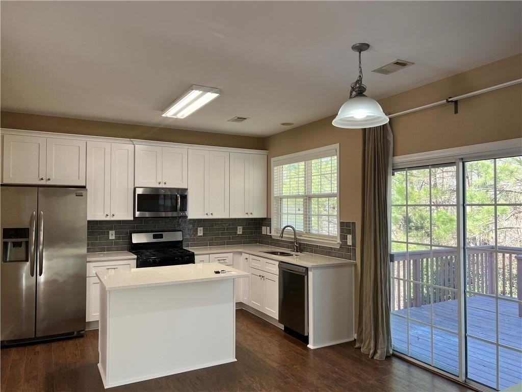 3413 Stoneham Dr - Photo 3 of 17