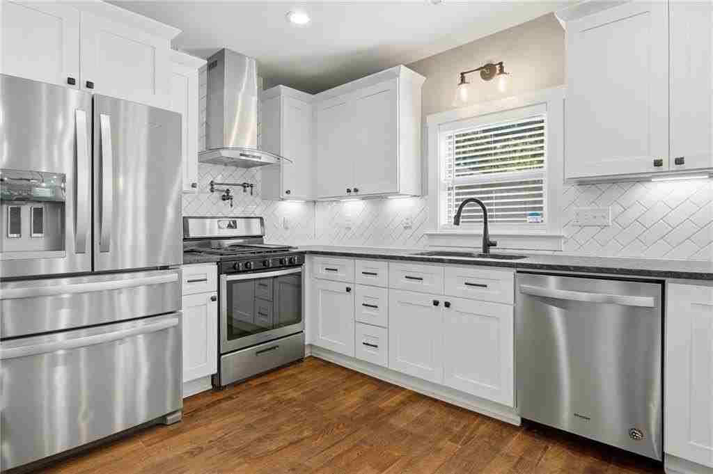 1375 Miller Reed Ave Se - Photo 4 of 26