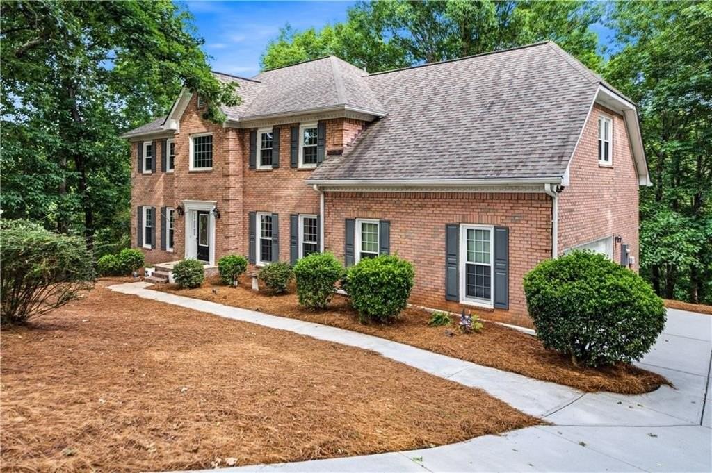 5525 Hampstead Way - Photo 3 of 50