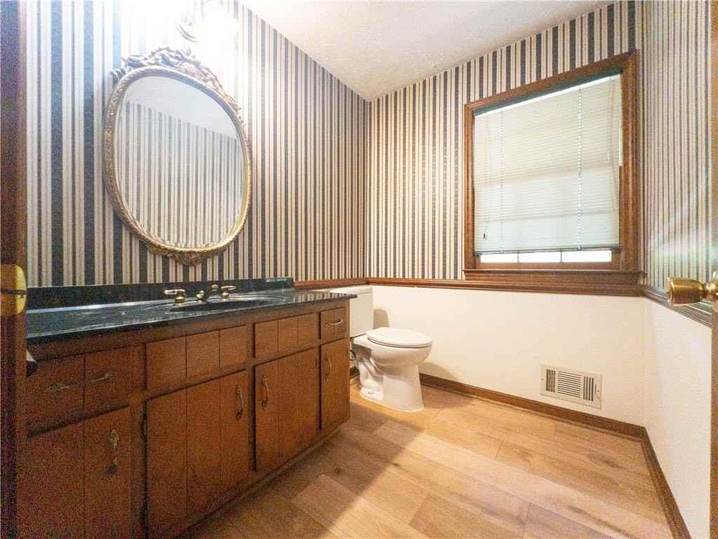 965 Millbrook Ct - Photo 7 of 34