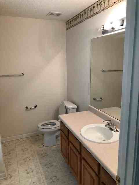 180 Waters Edge Dr - Photo 6 of 8