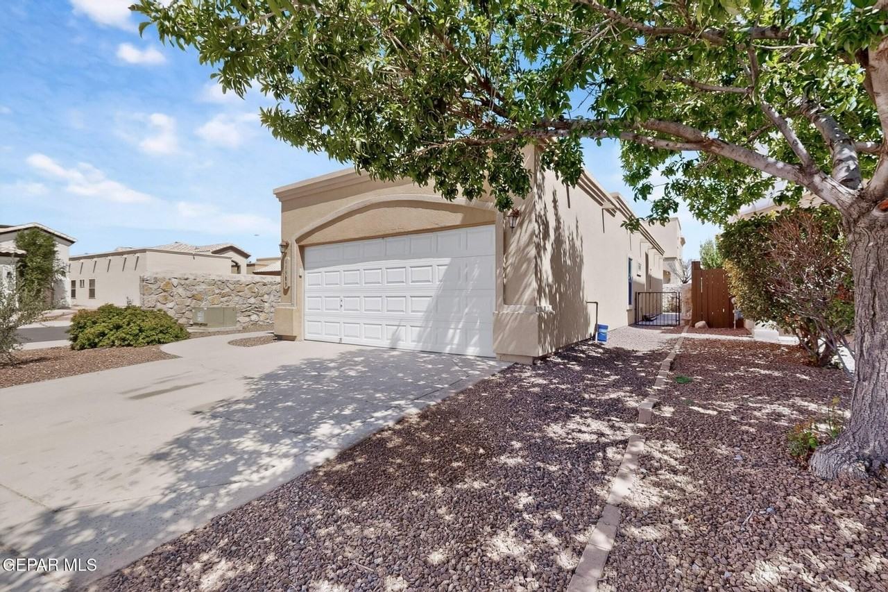 11583 Saint Martin Way - Photo 3 of 42
