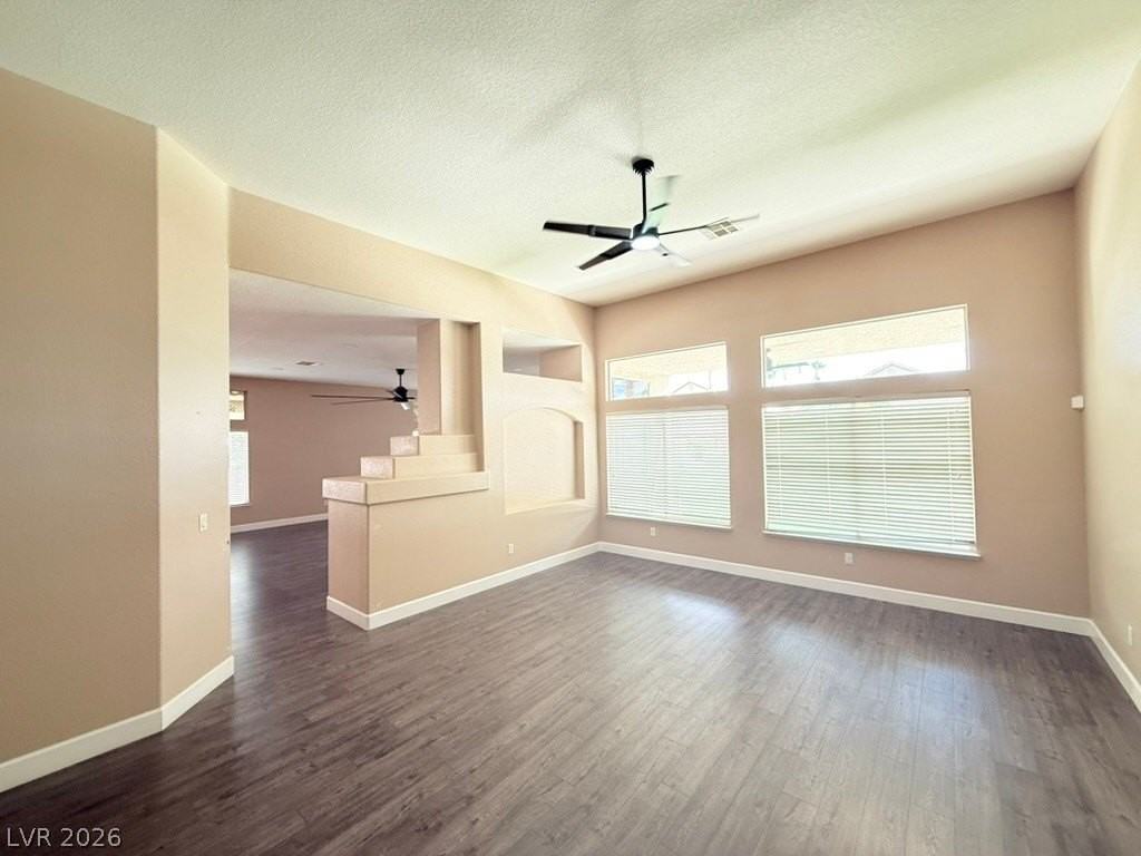 275 Macsnap Ave - Photo 2 of 31