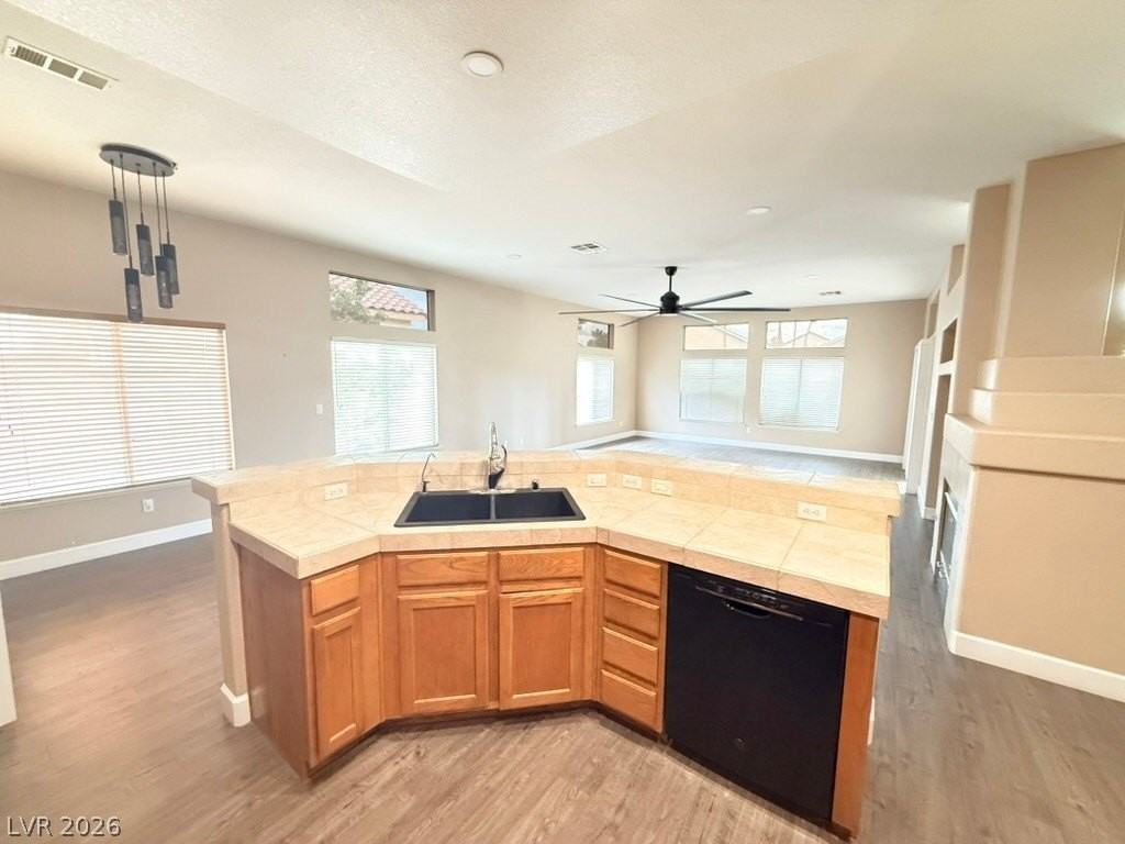 275 Macsnap Ave - Photo 6 of 31