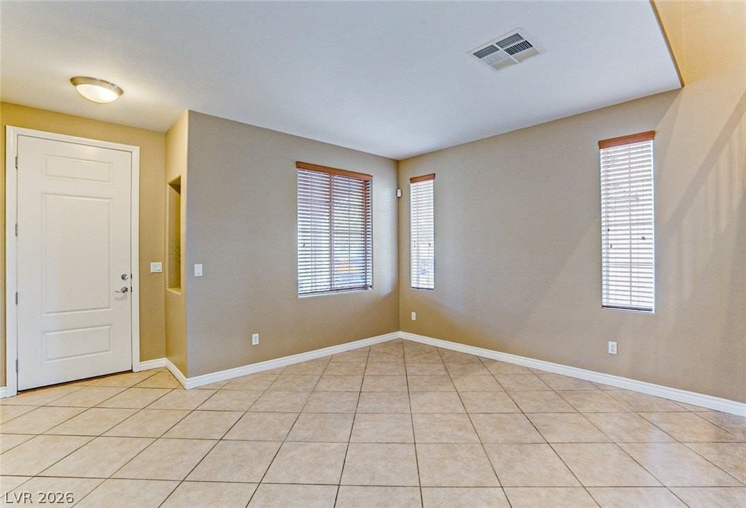 10737 Drake Ridge Ave - Photo 6 of 47