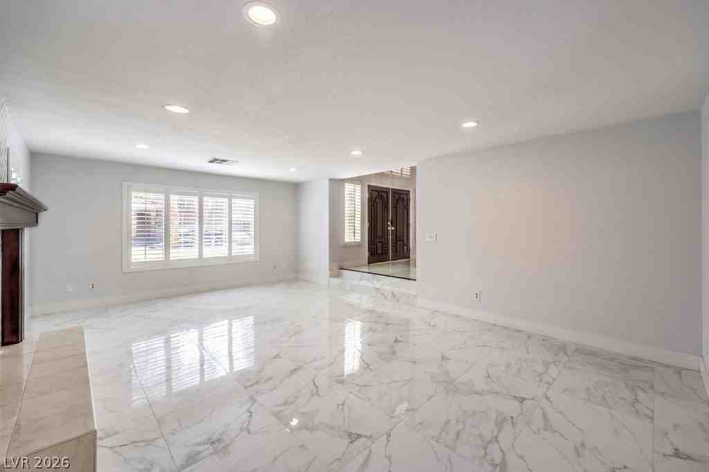 3743 Lone Mesa Dr - Photo 4 of 39
