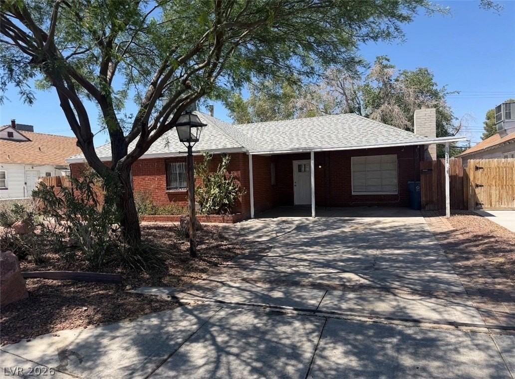 1311 Griffith Ave - Photo 4 of 45