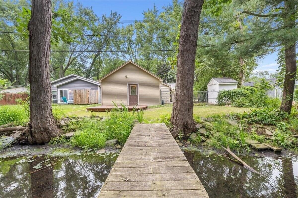 9535 Listeria St - Photo 4 of 37