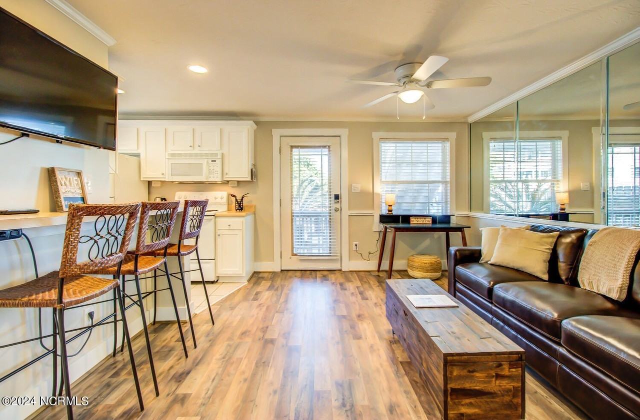 205 Florence Ave #4 - Photo 6 of 24