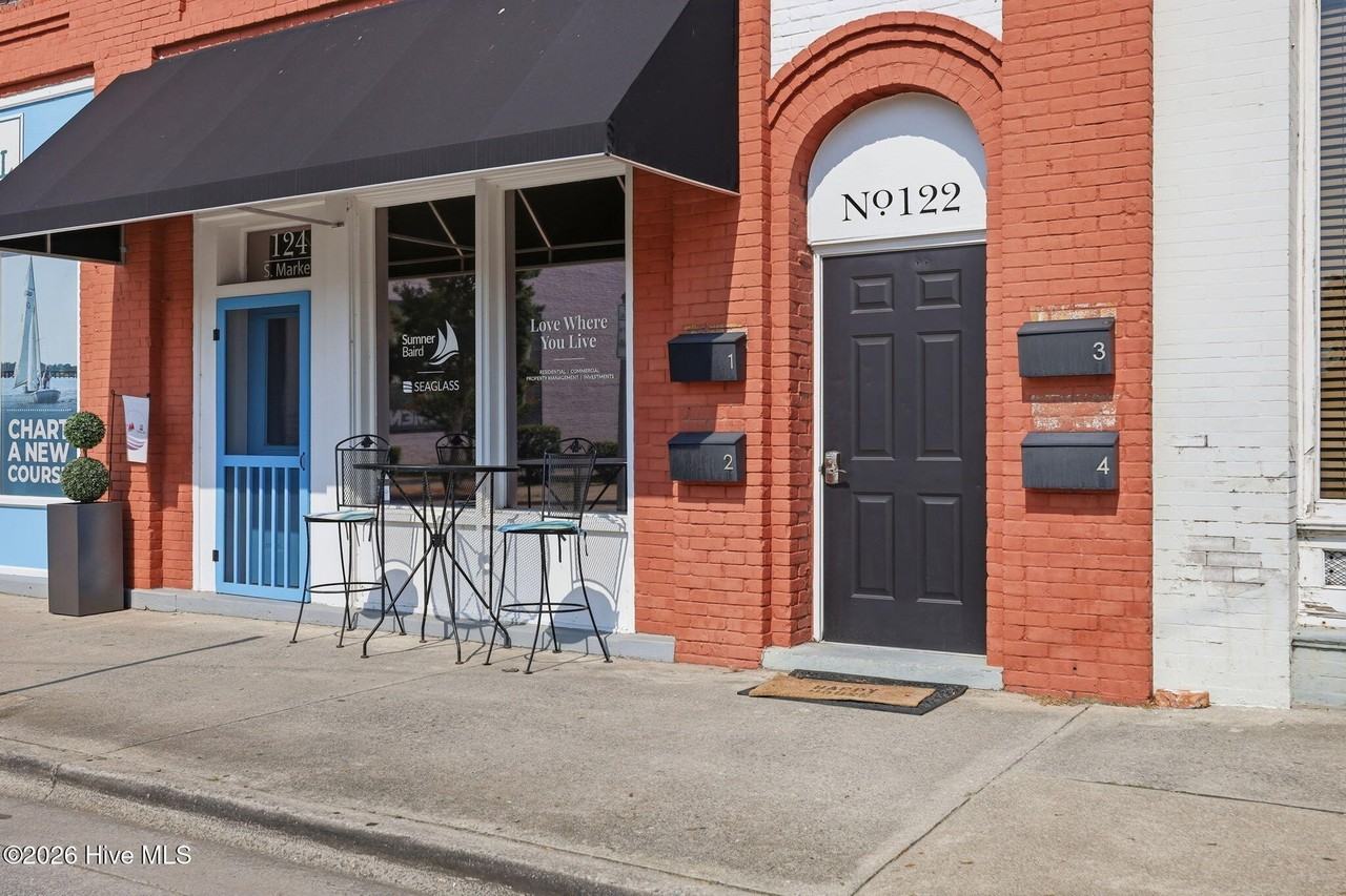 122 S Market St #1 - Photo 2 of 40