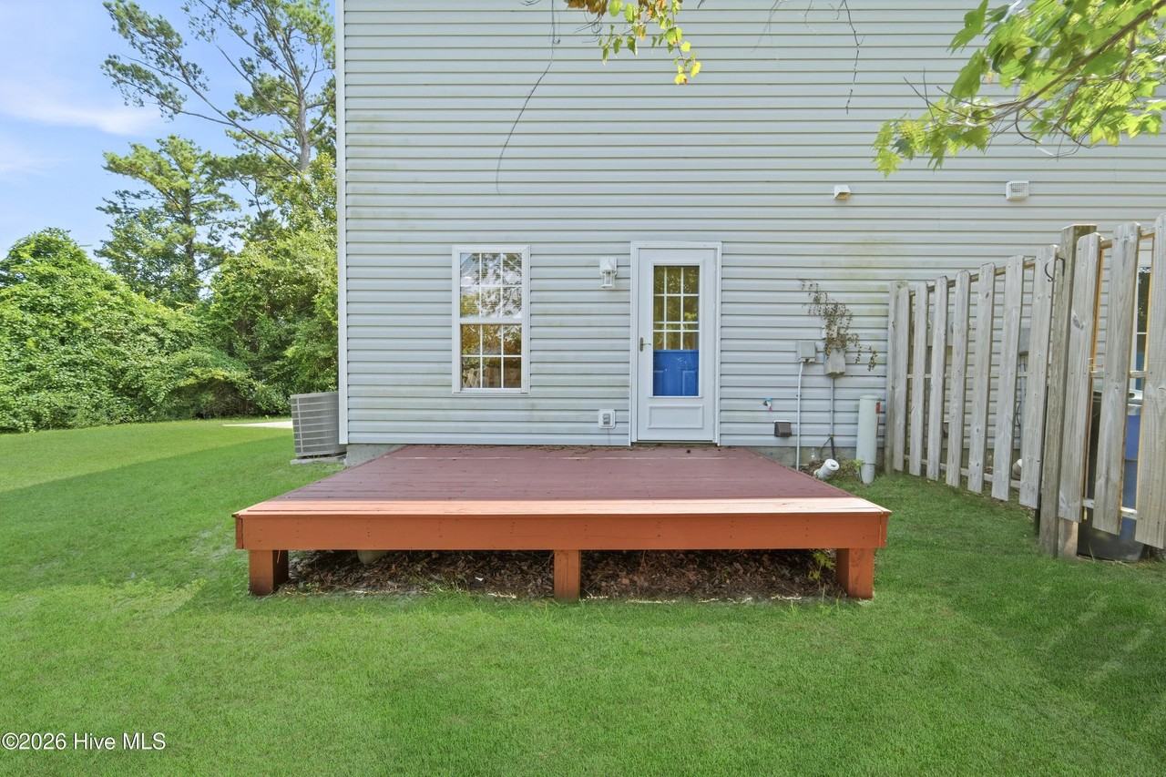 101 Johns Way - Photo 3 of 21