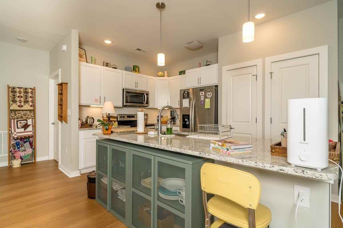 1559 Crownpoint Dr #209 - Photo 2 of 16