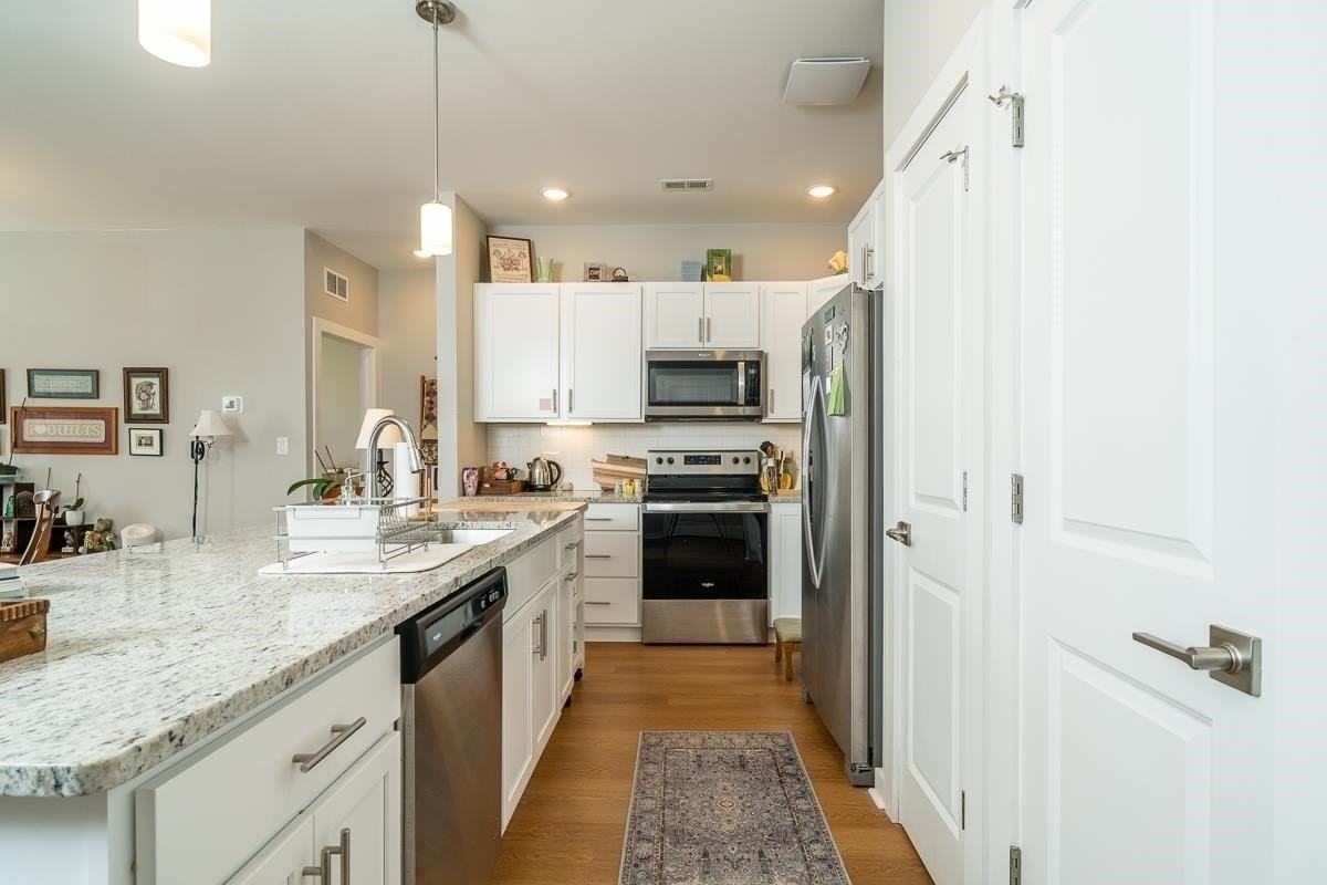 1559 Crownpoint Dr #209 - Photo 4 of 16