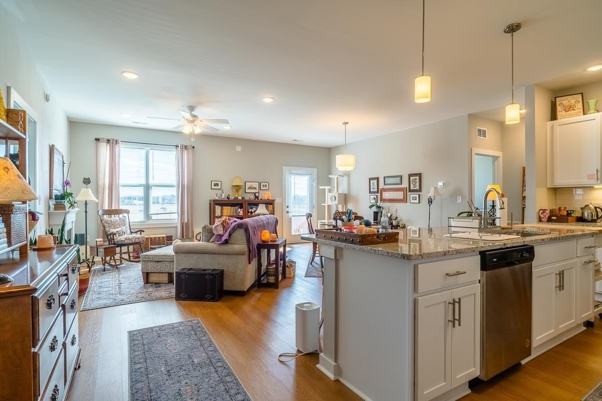 1559 Crownpoint Dr #209 - Photo 7 of 16