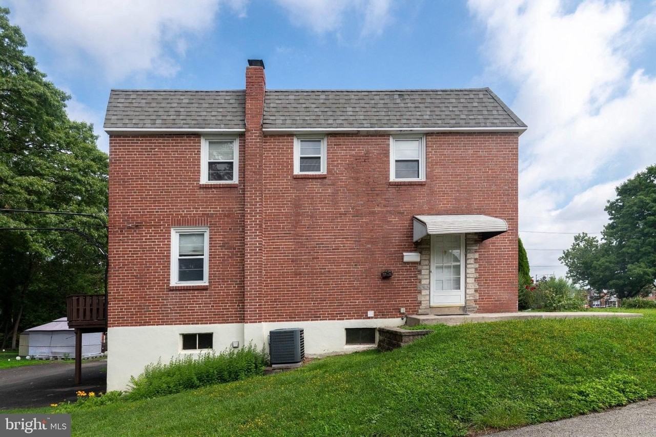 526 Michell St - Photo 2 of 26
