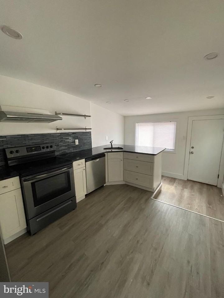 3133 Weikel St - Photo 5 of 16