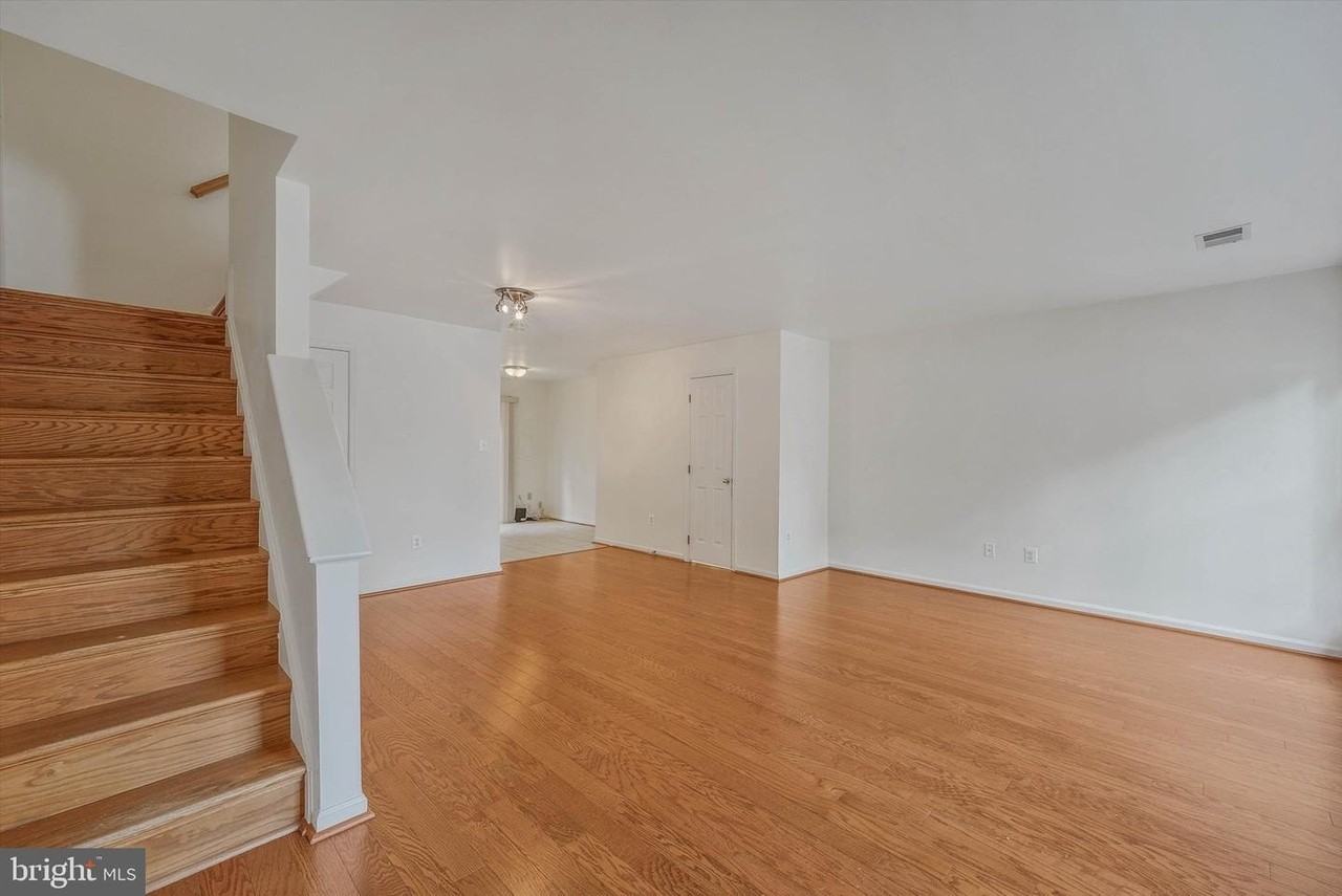 14844 Edman Cir - Photo 4 of 36