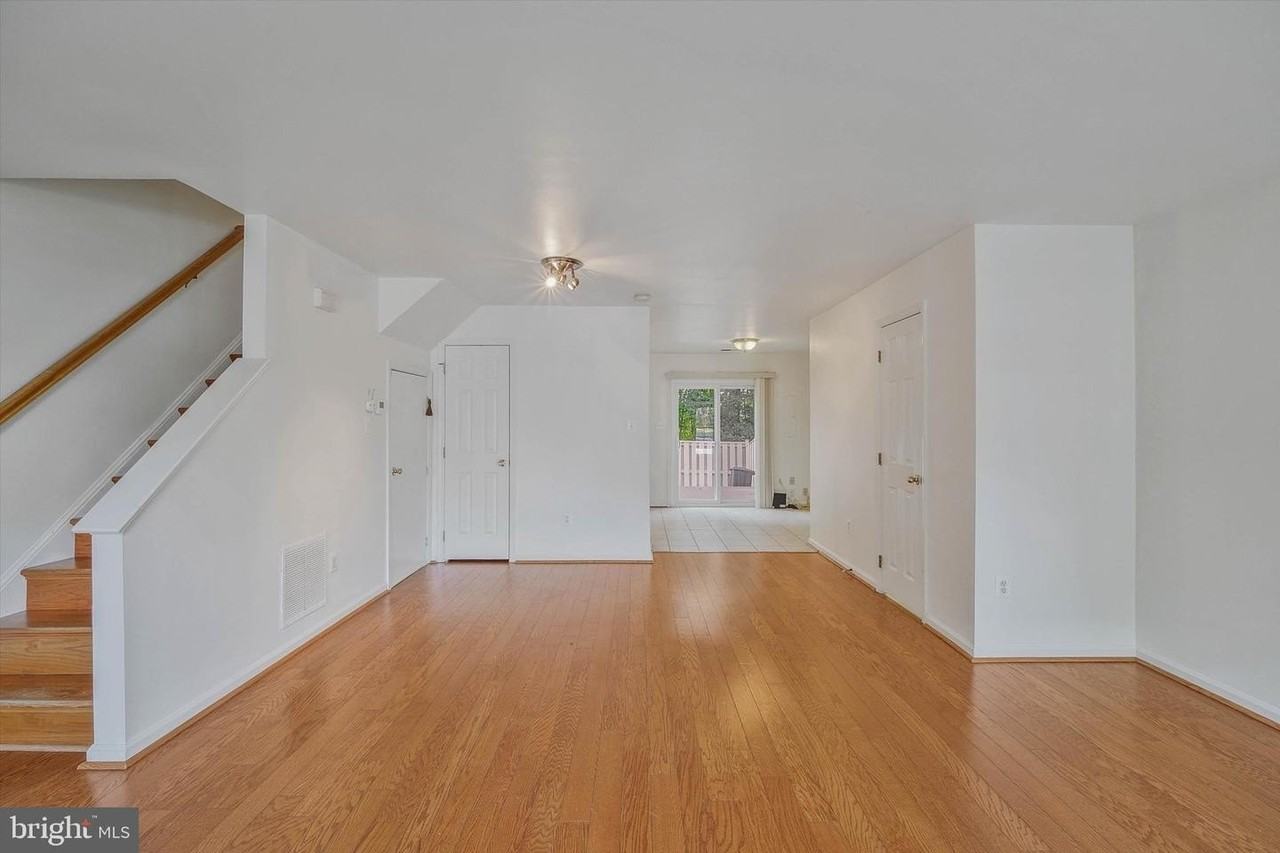 14844 Edman Cir - Photo 5 of 36