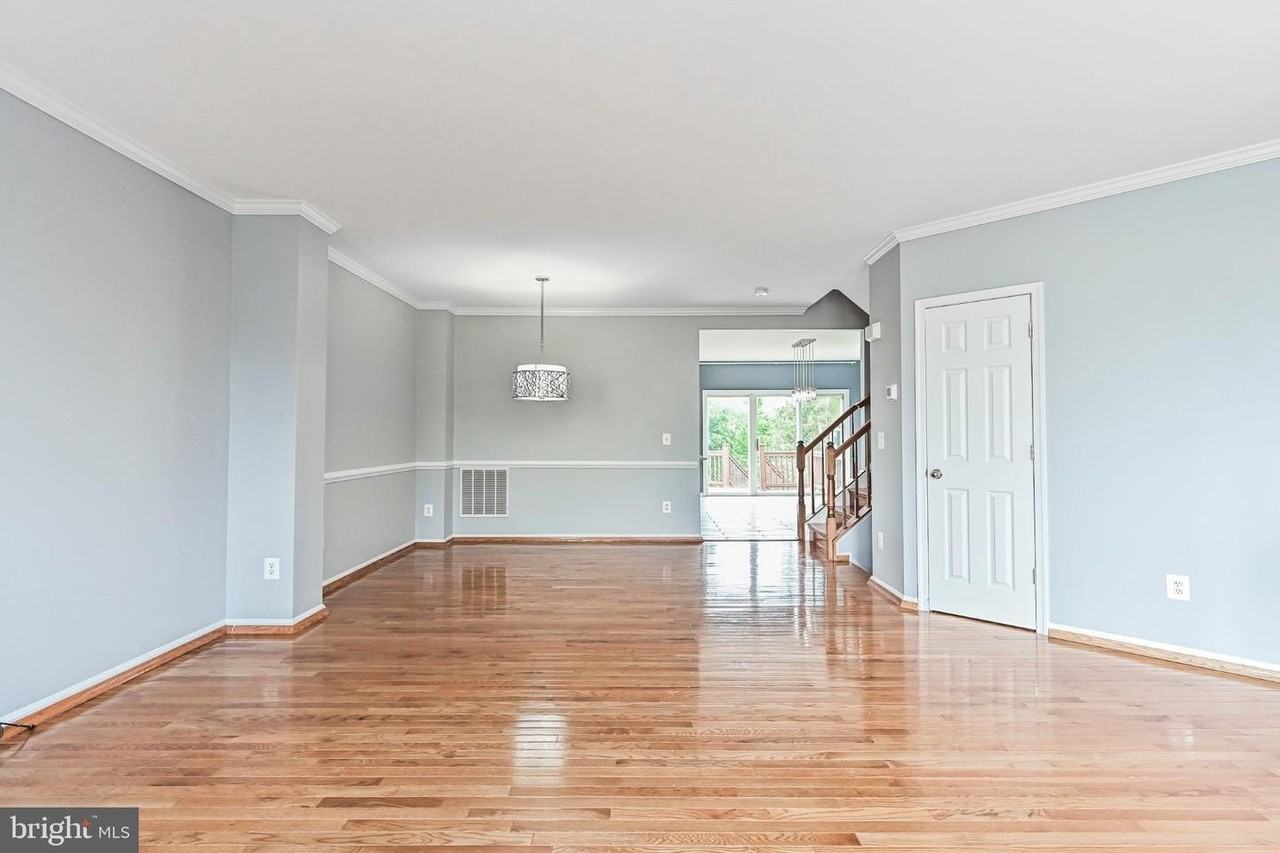 18541 Sierra Springs Sq - Photo 3 of 47
