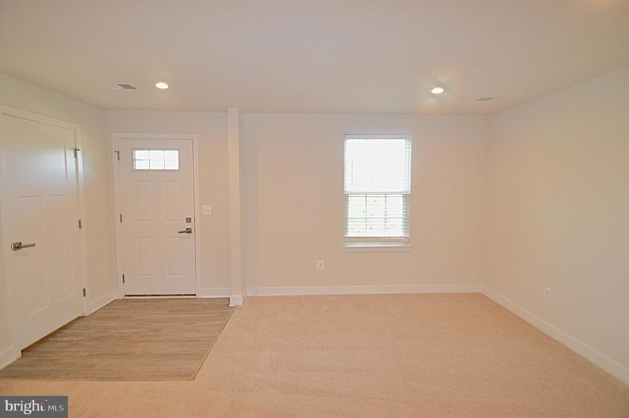 11328 Willow Green Cir - Photo 6 of 44