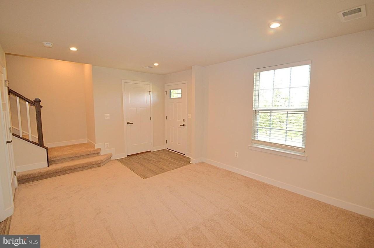 11328 Willow Green Cir - Photo 7 of 44