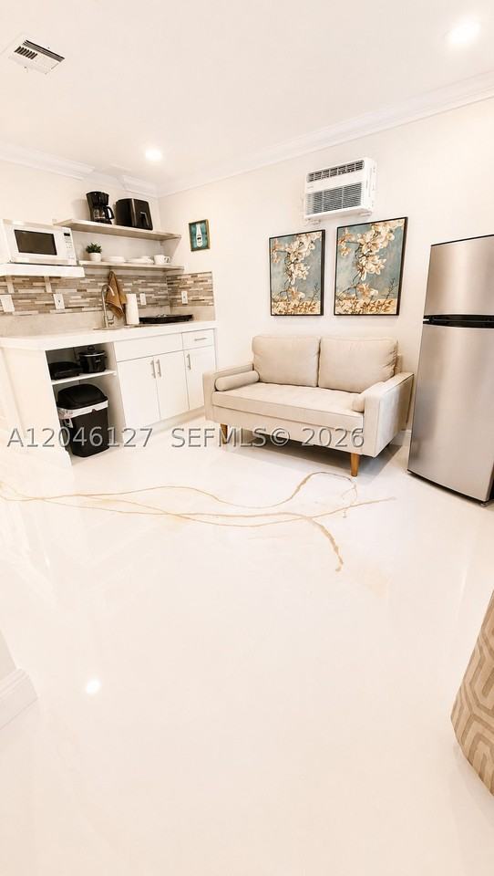 1028 S 62nd Ave #B - Photo 6 of 21