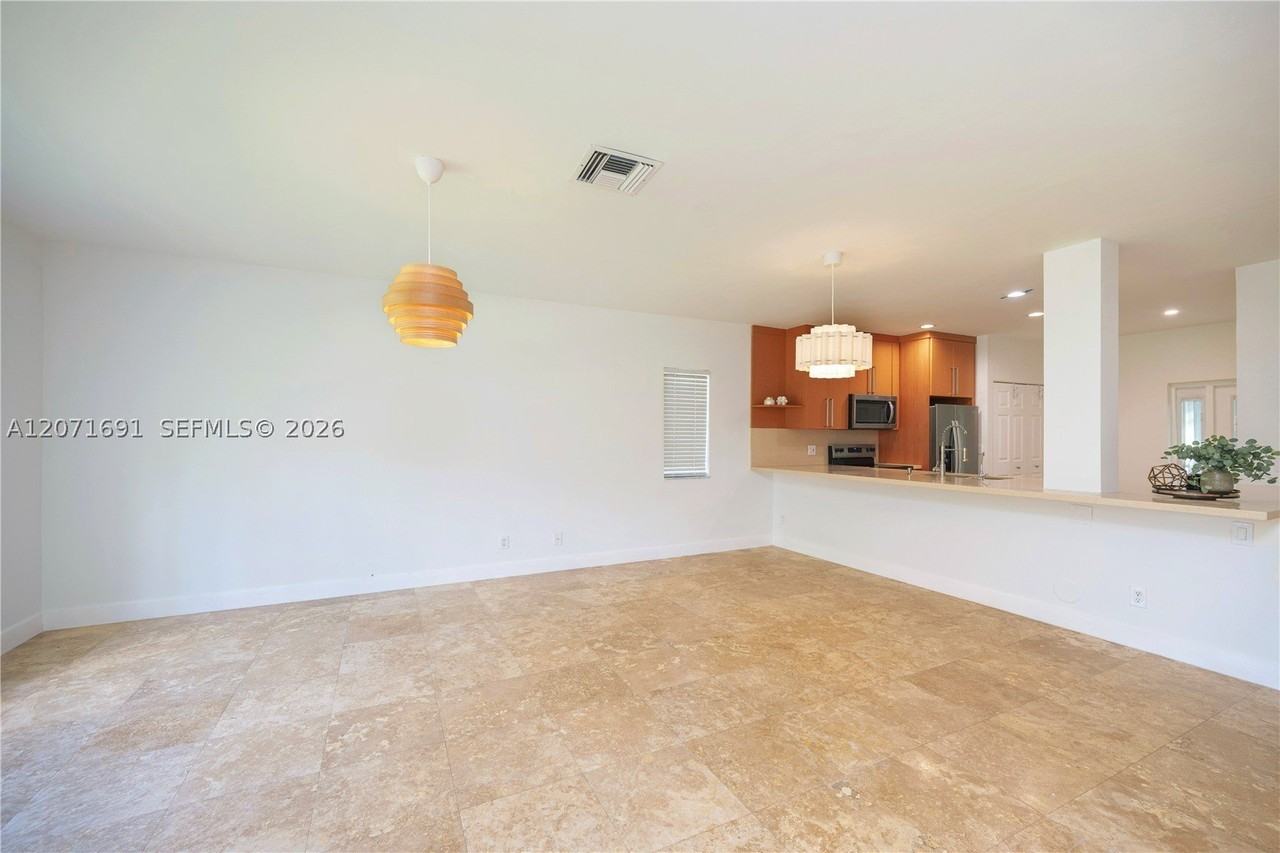 16219 Emerald Cove Rd #0 - Photo 5 of 32