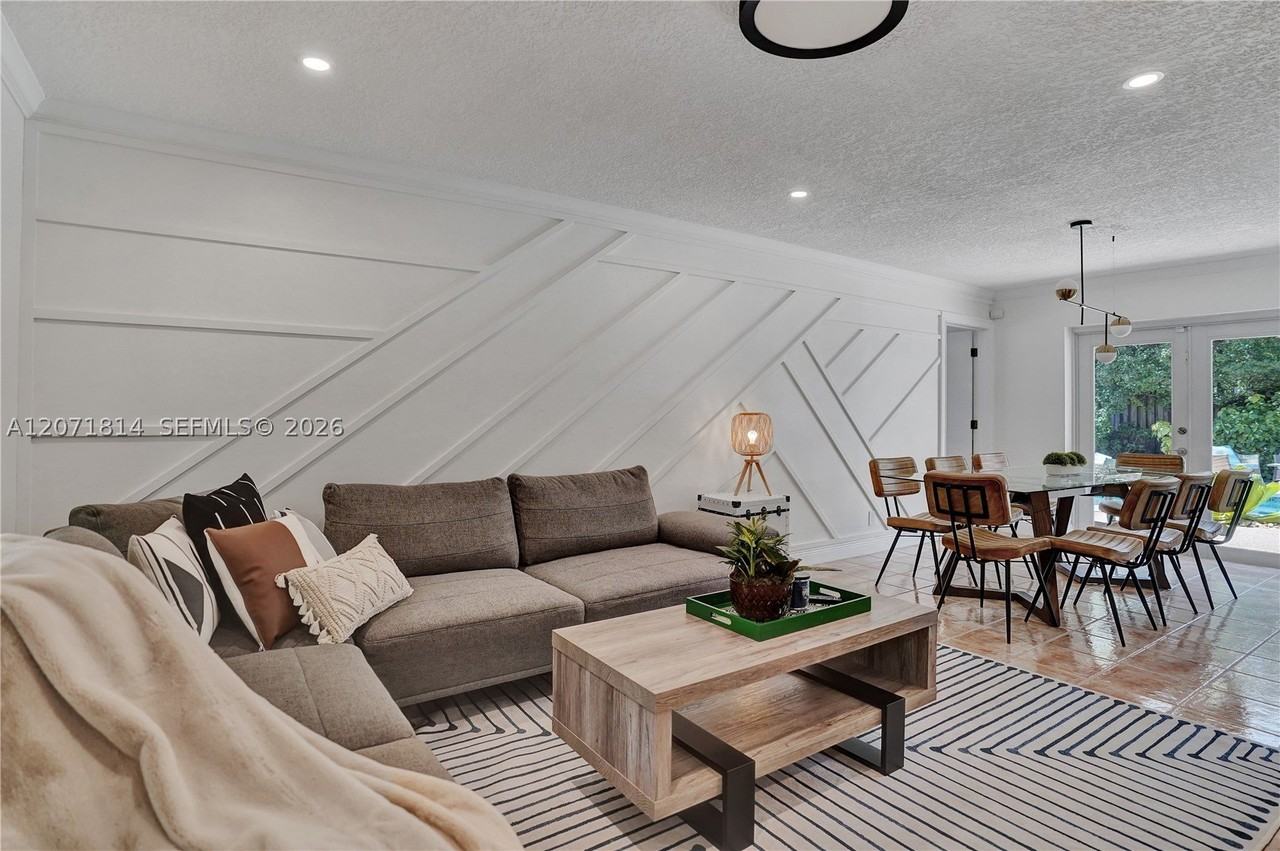 6421 Ne 22nd Ave - Photo 4 of 50