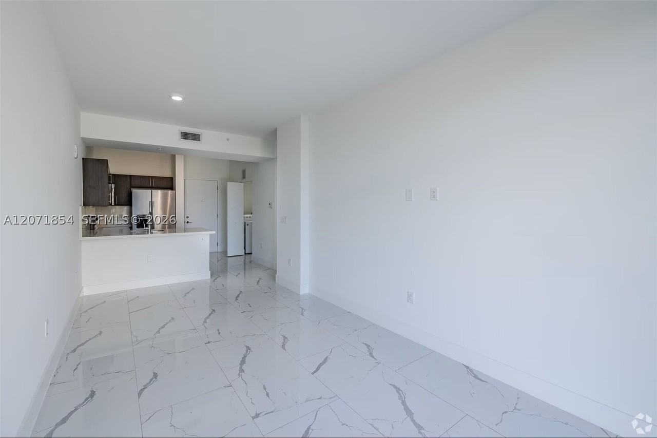 1 Curtiss Pkwy #313 - Photo 4 of 14
