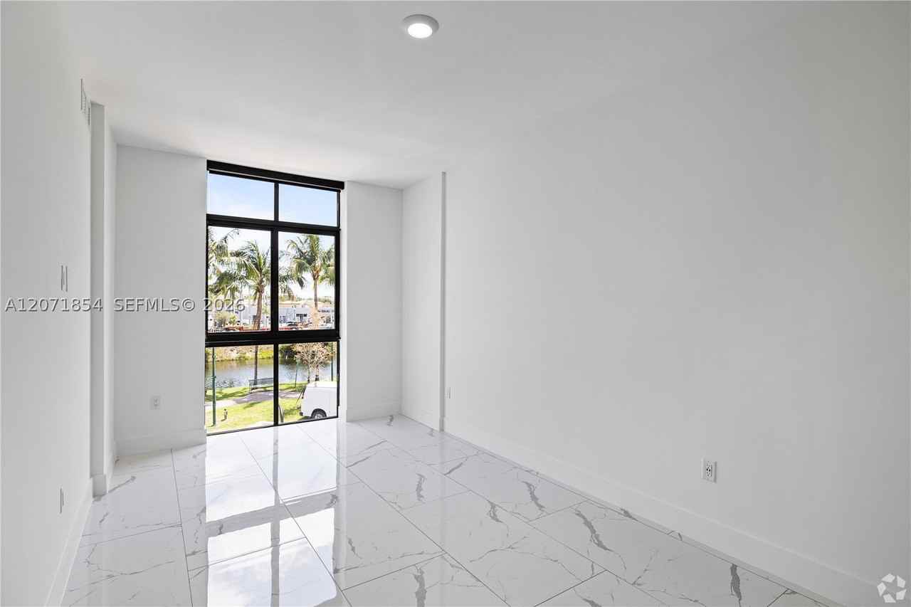 1 Curtiss Pkwy #313 - Photo 6 of 14