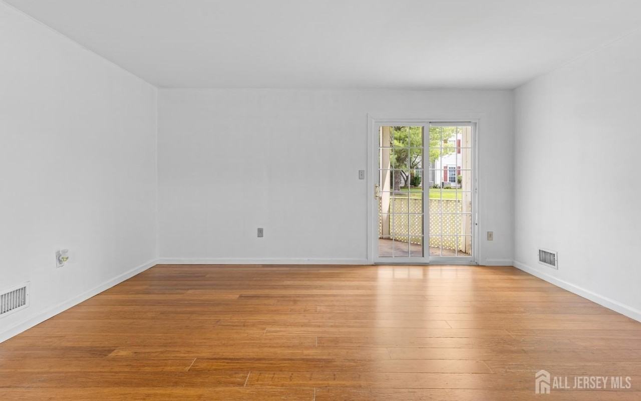 454 Northam Dr - Photo 4 of 23