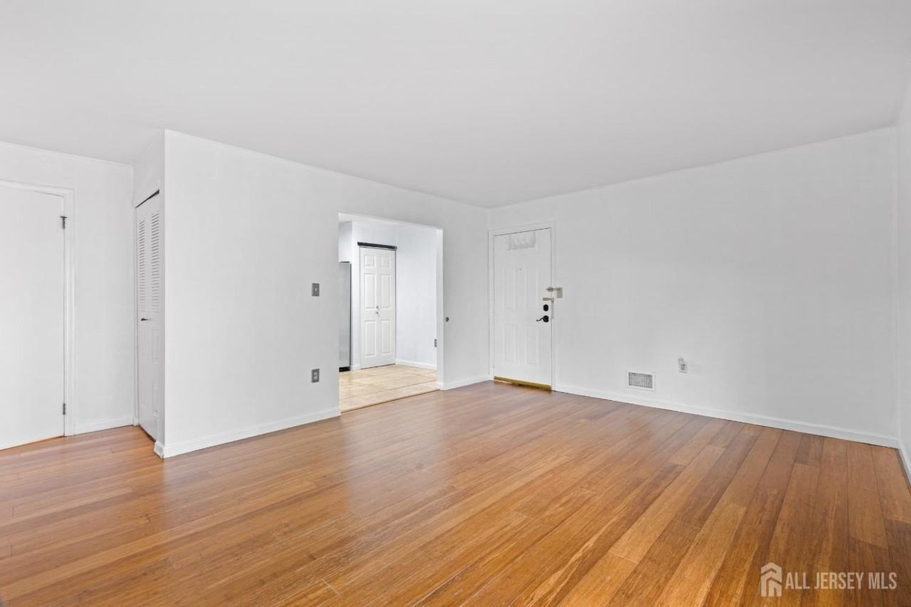 454 Northam Dr - Photo 5 of 23