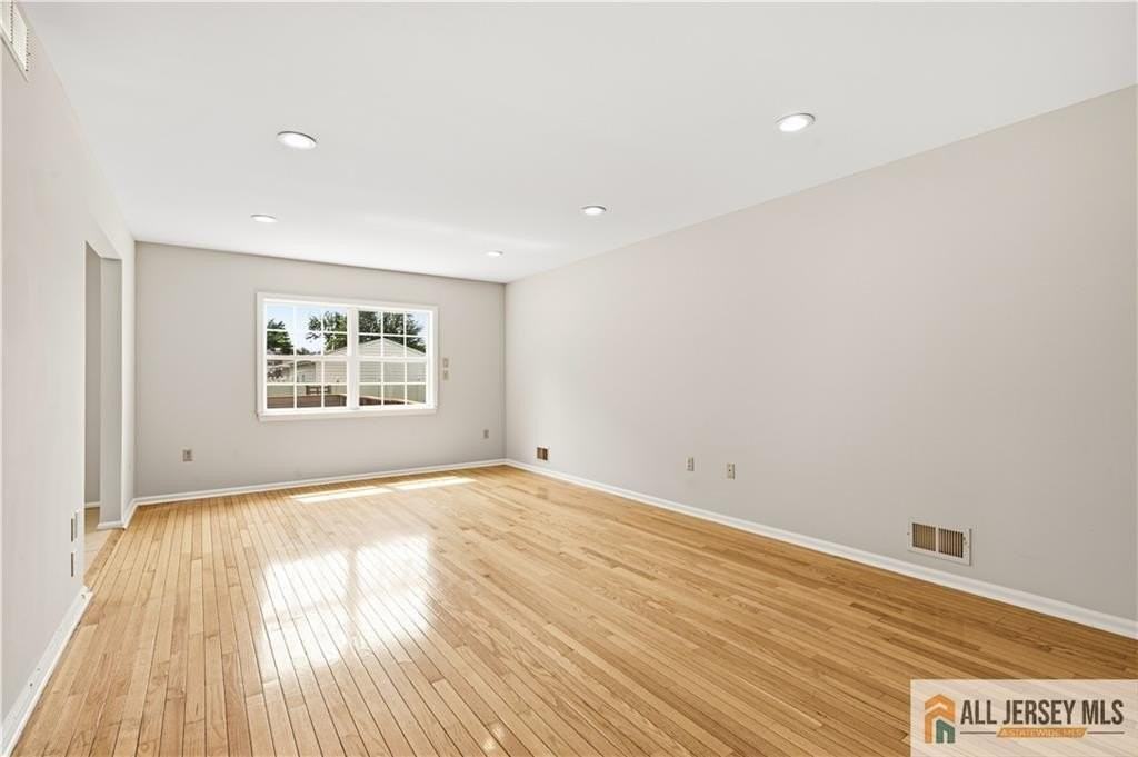 55 Parsler Pl - Photo 3 of 27
