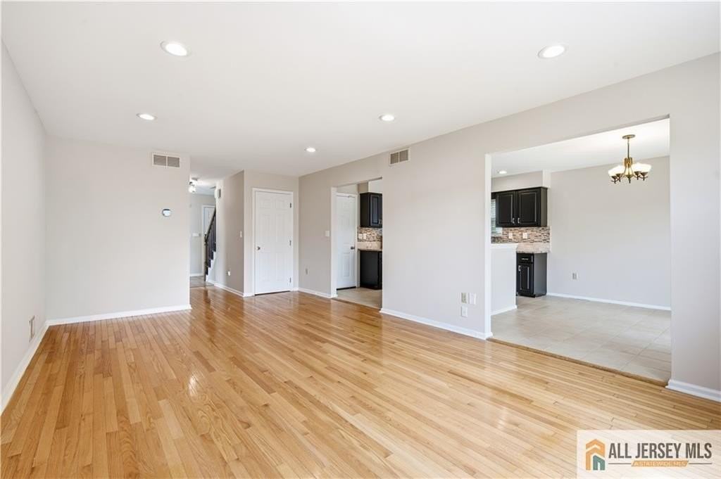 55 Parsler Pl - Photo 4 of 27